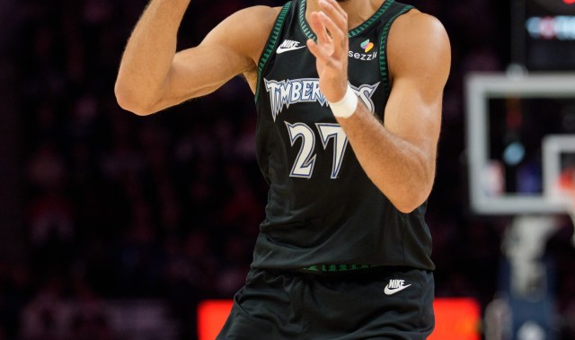 皮尔斯：戈贝尔不能一直被奥尼尔霸凌却不还手 必须想办法反抗